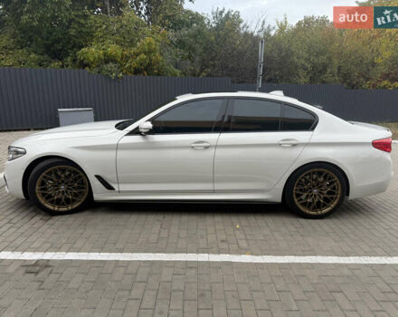 Белый БМВ 5 Серия, объемом двигателя 3 л и пробегом 85 тыс. км за 30000 $, фото 1 на Automoto.ua