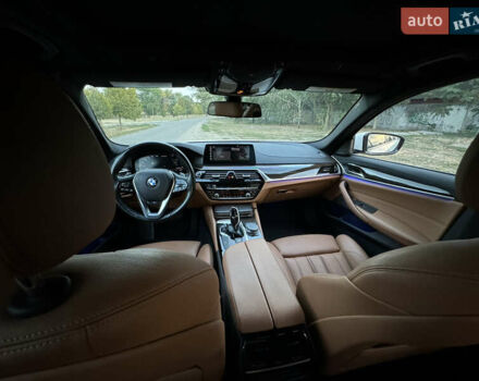 Белый БМВ 5 Серия, объемом двигателя 3 л и пробегом 81 тыс. км за 56500 $, фото 16 на Automoto.ua