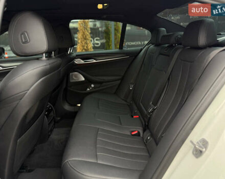 Белый БМВ 5 Серия, объемом двигателя 3 л и пробегом 133 тыс. км за 46000 $, фото 22 на Automoto.ua