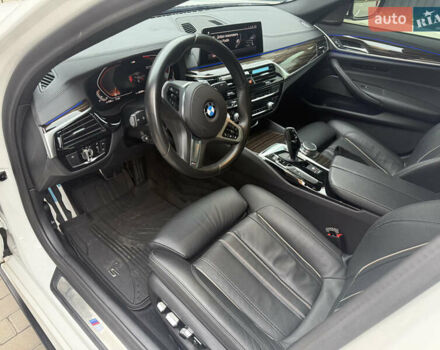 Белый БМВ 5 Серия, объемом двигателя 3 л и пробегом 85 тыс. км за 30000 $, фото 8 на Automoto.ua