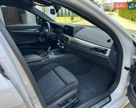 БМВ 5 Серия 2020 в Ивано-Франковске на Automoto.ua Белый БМВ 5 Серия, объемом двигателя 2 л и пробегом 174 тыс. км за 36750 $, фото 50 на Automoto.ua