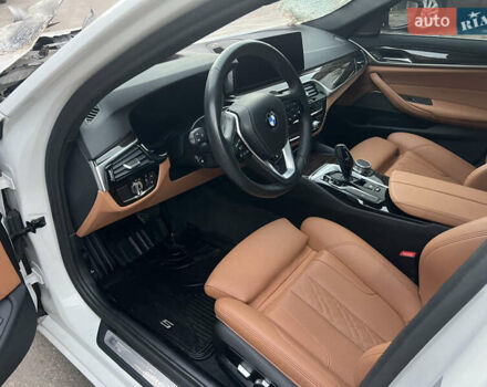 Белый БМВ 5 Серия, объемом двигателя 0 л и пробегом 64 тыс. км за 22000 $, фото 9 на Automoto.ua