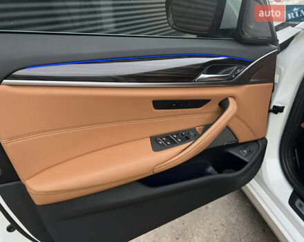 Белый БМВ 5 Серия, объемом двигателя 0 л и пробегом 64 тыс. км за 22000 $, фото 8 на Automoto.ua