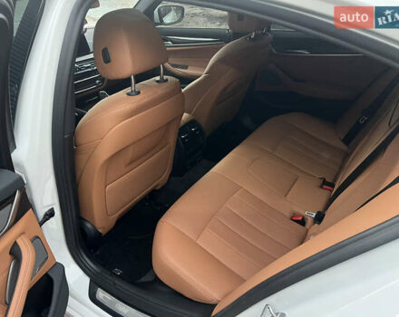 Белый БМВ 5 Серия, объемом двигателя 0 л и пробегом 64 тыс. км за 22000 $, фото 10 на Automoto.ua