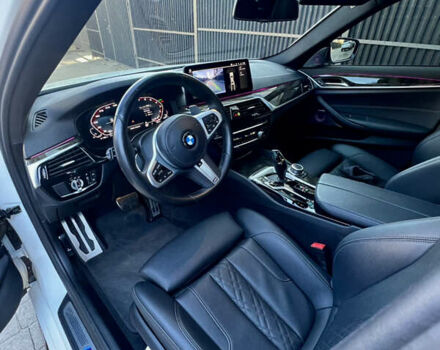 Белый БМВ 5 Серия, объемом двигателя 3 л и пробегом 45 тыс. км за 45990 $, фото 51 на Automoto.ua