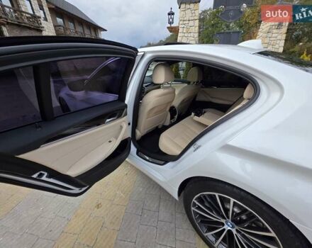 Белый БМВ 5 Серия, объемом двигателя 2 л и пробегом 49 тыс. км за 41799 $, фото 35 на Automoto.ua