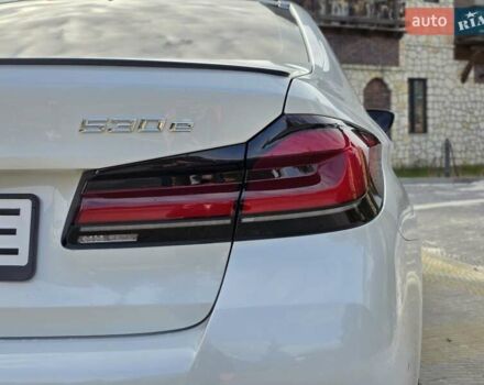 Белый БМВ 5 Серия, объемом двигателя 2 л и пробегом 49 тыс. км за 41799 $, фото 18 на Automoto.ua