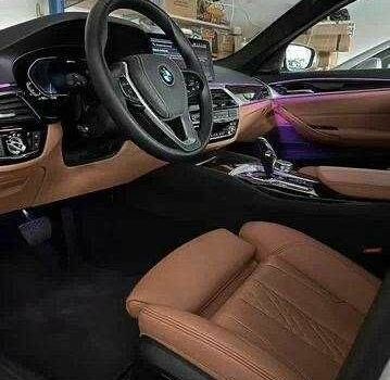 Белый БМВ 5 Серия, объемом двигателя 0 л и пробегом 11 тыс. км за 38000 $, фото 9 на Automoto.ua