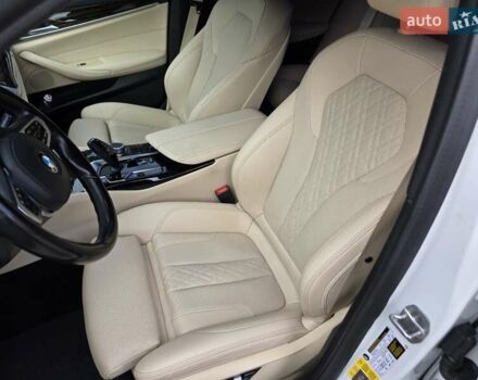 Белый БМВ 5 Серия, объемом двигателя 2 л и пробегом 49 тыс. км за 41799 $, фото 30 на Automoto.ua