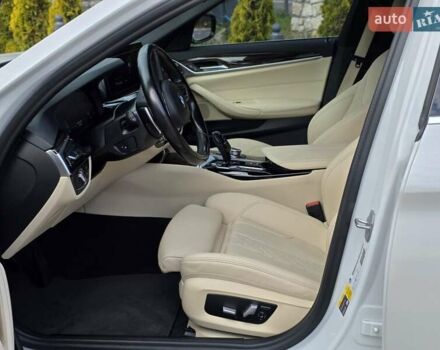 Белый БМВ 5 Серия, объемом двигателя 2 л и пробегом 49 тыс. км за 41799 $, фото 25 на Automoto.ua