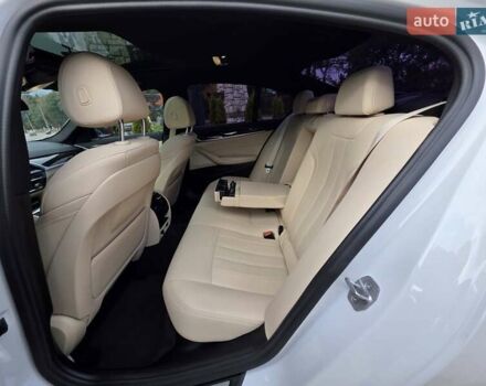 Белый БМВ 5 Серия, объемом двигателя 2 л и пробегом 49 тыс. км за 41799 $, фото 31 на Automoto.ua