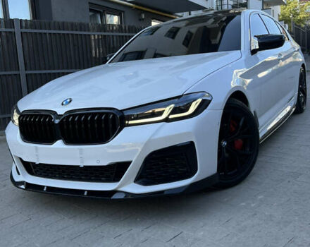 Белый БМВ 5 Серия, объемом двигателя 3 л и пробегом 45 тыс. км за 45990 $, фото 1 на Automoto.ua