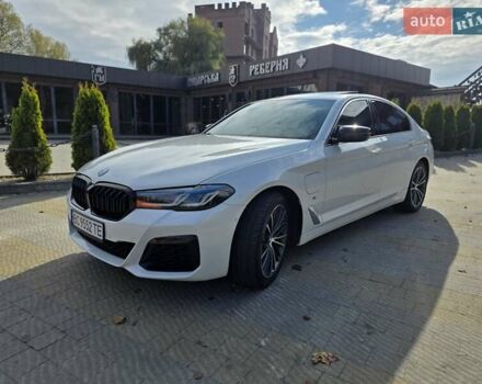 Белый БМВ 5 Серия, объемом двигателя 2 л и пробегом 49 тыс. км за 41799 $, фото 2 на Automoto.ua
