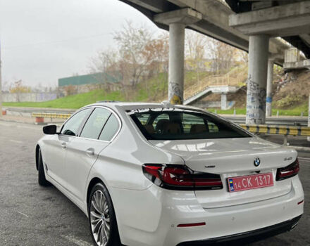Белый БМВ 5 Серия, объемом двигателя 3 л и пробегом 17 тыс. км за 53500 $, фото 4 на Automoto.ua