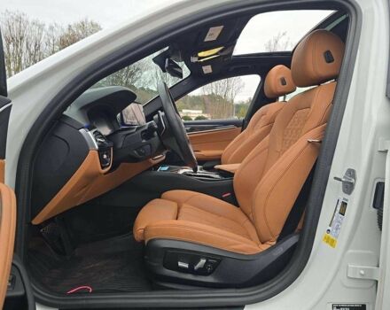 Белый БМВ 5 Серия, объемом двигателя 0 л и пробегом 33 тыс. км за 20000 $, фото 11 на Automoto.ua