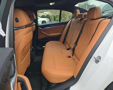 Белый БМВ 5 Серия, объемом двигателя 0 л и пробегом 33 тыс. км за 20000 $, фото 7 на Automoto.ua