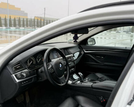 Белый БМВ 5 Серия, объемом двигателя 2.99 л и пробегом 267 тыс. км за 14300 $, фото 8 на Automoto.ua