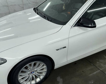 БМВ 5 Серия 2014 в Черновцах на Automoto.ua Белый БМВ 5 Серия, объемом двигателя 2 л и пробегом 307 тыс. км за 15900 $, фото 2 на Automoto.ua
