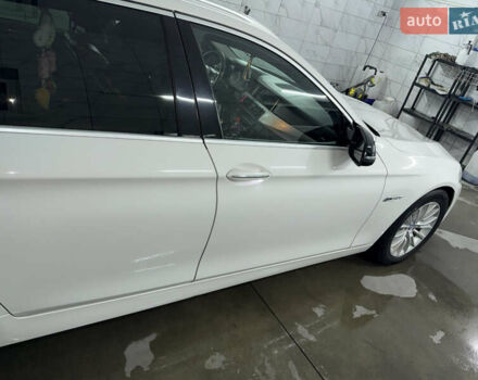 БМВ 5 Серия 2014 в Черновцах на Automoto.ua Белый БМВ 5 Серия, объемом двигателя 2 л и пробегом 307 тыс. км за 15900 $, фото 7 на Automoto.ua