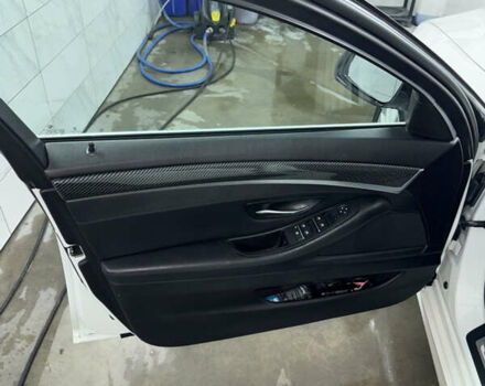 БМВ 5 Серия 2014 в Черновцах на Automoto.ua Белый БМВ 5 Серия, объемом двигателя 2 л и пробегом 307 тыс. км за 15900 $, фото 11 на Automoto.ua