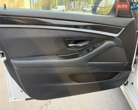 Білий БМВ 5 Серія, об'ємом двигуна 2 л та пробігом 249 тис. км за 13999 $, фото 13 на Automoto.ua