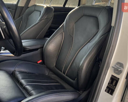 Белый БМВ 5 Серия, объемом двигателя 2.99 л и пробегом 158 тыс. км за 30817 $, фото 19 на Automoto.ua