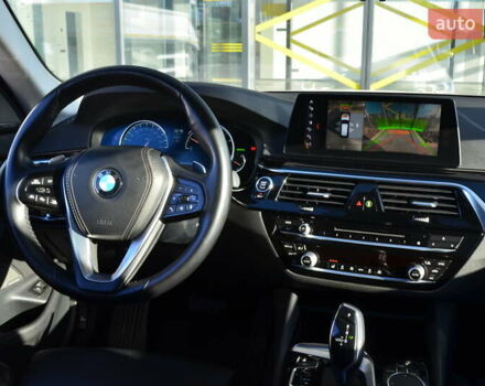 Белый БМВ 5 Серия, объемом двигателя 2.99 л и пробегом 158 тыс. км за 30817 $, фото 21 на Automoto.ua