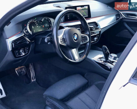 Белый БМВ 5 Серия, объемом двигателя 2.99 л и пробегом 237 тыс. км за 32500 $, фото 7 на Automoto.ua