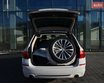 Белый БМВ 5 Серия, объемом двигателя 2.99 л и пробегом 158 тыс. км за 30817 $, фото 62 на Automoto.ua