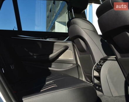 Белый БМВ 5 Серия, объемом двигателя 2.99 л и пробегом 158 тыс. км за 30817 $, фото 60 на Automoto.ua