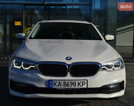 Белый БМВ 5 Серия, объемом двигателя 2.99 л и пробегом 158 тыс. км за 30817 $, фото 1 на Automoto.ua