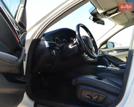 Белый БМВ 5 Серия, объемом двигателя 2.99 л и пробегом 158 тыс. км за 30817 $, фото 9 на Automoto.ua