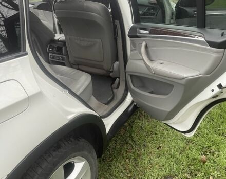 Белый БМВ 5 Серия, объемом двигателя 3 л и пробегом 234 тыс. км за 9800 $, фото 3 на Automoto.ua