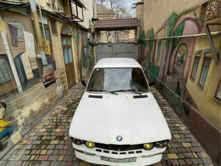 БМВ 5 Серия 1982 в Одессе на Automoto.ua Белый БМВ 5 Серия, объемом двигателя 2.5 л и пробегом 111 тыс. км за 1500 $, фото 1 на Automoto.ua