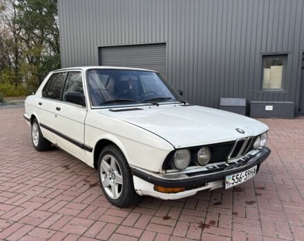 Белый БМВ 5 Серия, объемом двигателя 2.5 л и пробегом 350 тыс. км за 1300 $, фото 1 на Automoto.ua