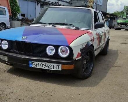 Білий БМВ 5 Серія, об'ємом двигуна 2.8 л та пробігом 180 тис. км за 1400 $, фото 1 на Automoto.ua