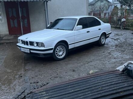 Белый БМВ 5 Серия, объемом двигателя 2 л и пробегом 560 тыс. км за 2200 $, фото 1 на Automoto.ua