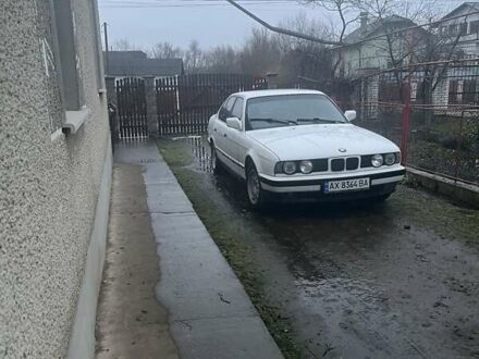 Белый БМВ 5 Серия, объемом двигателя 2 л и пробегом 560 тыс. км за 2200 $, фото 1 на Automoto.ua