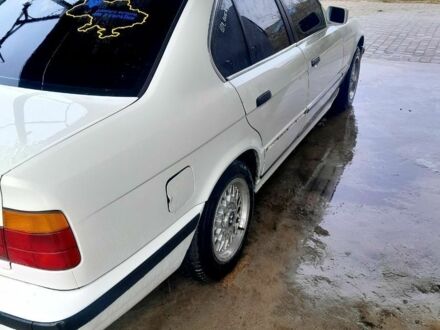 Белый БМВ 5 Серия, объемом двигателя 3.4 л и пробегом 200 тыс. км за 2700 $, фото 1 на Automoto.ua