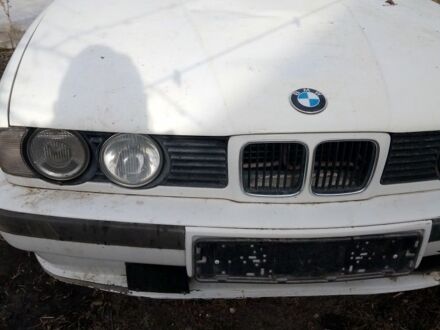 Белый БМВ 5 Серия, объемом двигателя 2 л и пробегом 2 тыс. км за 1000 $, фото 1 на Automoto.ua
