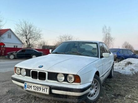 Білий БМВ 5 Серія, об'ємом двигуна 3.5 л та пробігом 344 тис. км за 1500 $, фото 1 на Automoto.ua