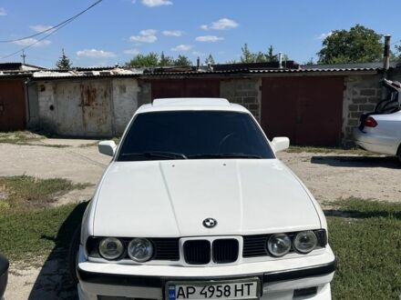 Білий БМВ 5 Серія, об'ємом двигуна 2 л та пробігом 100 тис. км за 2500 $, фото 1 на Automoto.ua