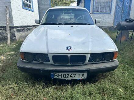 БМВ 5 Серия 1989 в Першотравенске на Automoto.ua Белый БМВ 5 Серия, объемом двигателя 2 л и пробегом 1 тыс. км за 1000 $, фото 1 на Automoto.ua