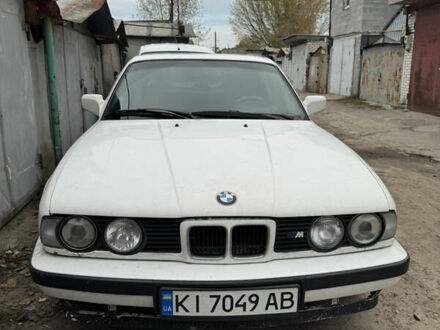 Белый БМВ 5 Серия, объемом двигателя 2 л и пробегом 370 тыс. км за 2500 $, фото 1 на Automoto.ua