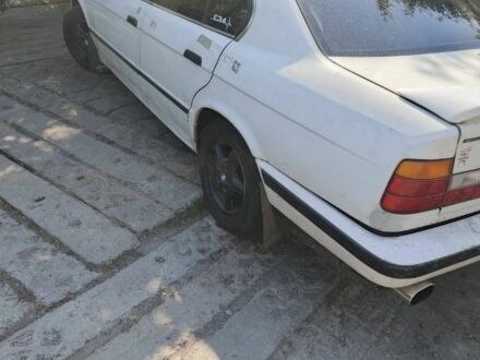 Белый БМВ 5 Серия, объемом двигателя 0 л и пробегом 400 тыс. км за 1900 $, фото 1 на Automoto.ua