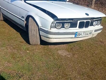 БМВ 5 Серія 1990 у Миколаєві на Automoto.ua Білий БМВ 5 Серія, об'ємом двигуна 2 л та пробігом 358 тис. км за 2350 $, фото 1 на Automoto.ua