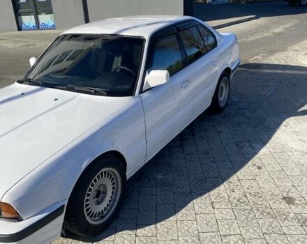 Белый БМВ 5 Серия, объемом двигателя 3.4 л и пробегом 520 тыс. км за 2600 $, фото 1 на Automoto.ua