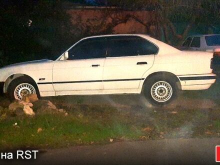 БМВ 5 Серия 1991 в Николаеве на Automoto.ua Белый БМВ 5 Серия, объемом двигателя 2.4 л и пробегом 0 тыс. км за 1600 $, фото 1 на Automoto.ua