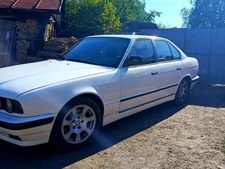 Білий БМВ 5 Серія, об'ємом двигуна 2.5 л та пробігом 375 тис. км за 2500 $, фото 1 на Automoto.ua