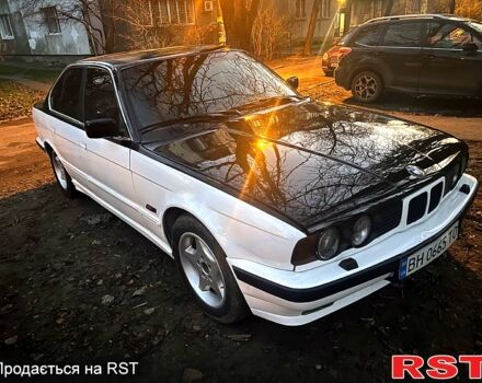 Белый БМВ 5 Серия, объемом двигателя 2 л и пробегом 0 тыс. км за 1500 $, фото 1 на Automoto.ua